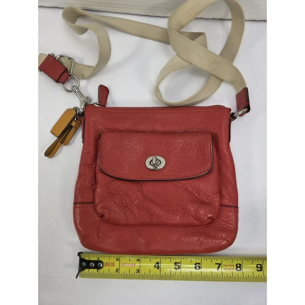 Coach Park Leather Swingpack Crossbody bag‎ in vermillion red pebbled leather - Picture 4 of 6